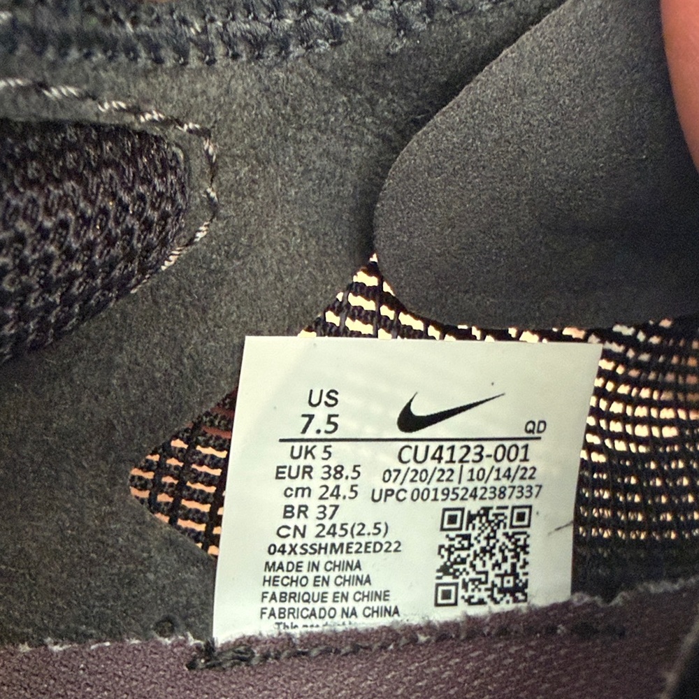 Nike Vaporfly 2 Racers - Picture 7 of 7